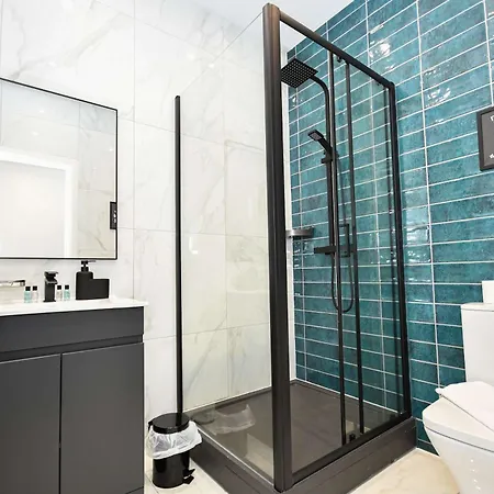 Апартаменты Cosy & Stylish 1 Bedroom In *